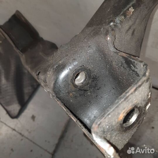 Передний Подрамник Mitsubishi Lance 9 Outlander 1