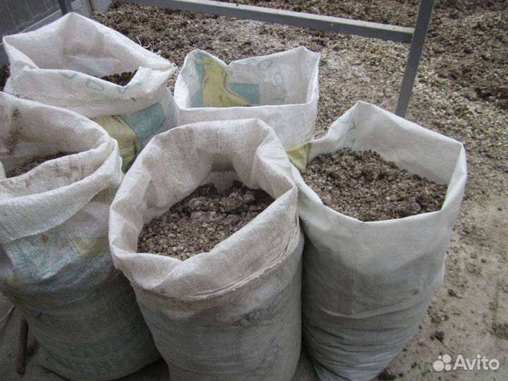 Куриный помет в мешках