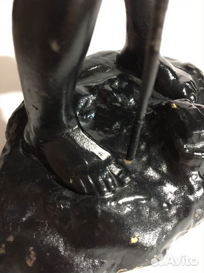 Мальчик с удочкой.Скульптура Чугун СССР