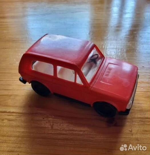 Машинка игрушка нива СССР
