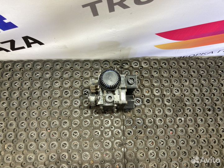 Кран уровня пола главный