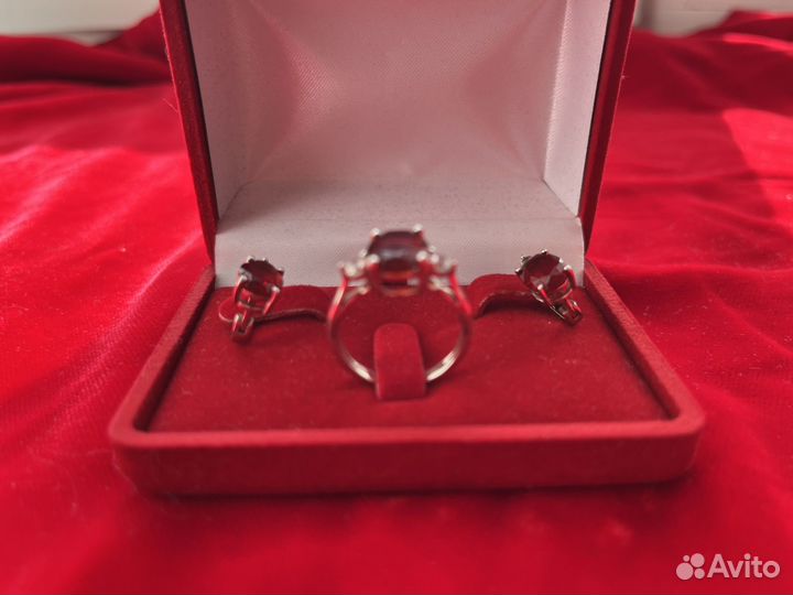 Серьги с кольцом