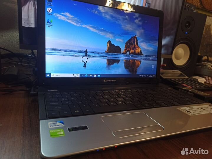 Ноутбук Packard Bell в достойном состоянии
