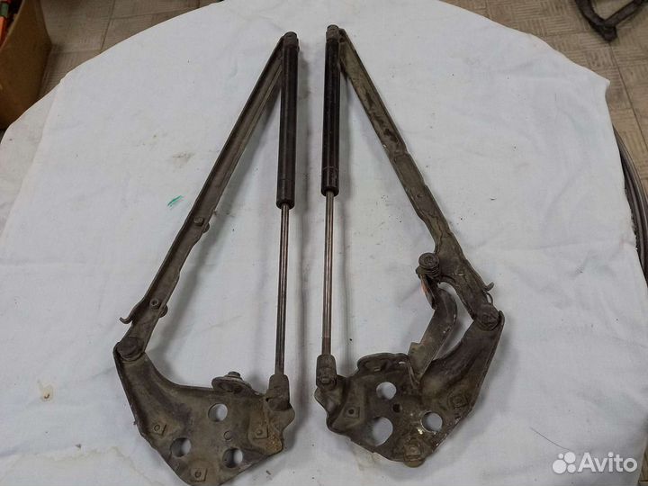 Петли капота Мерседес W210