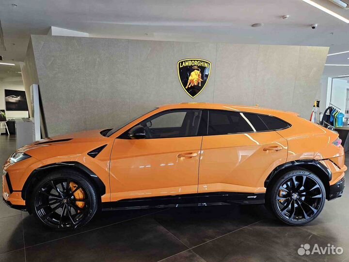 Lamborghini Urus 4.0 AT, 2024