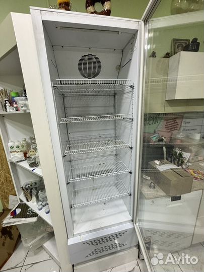 Холодильник шкаф-витрина бирюса 460N