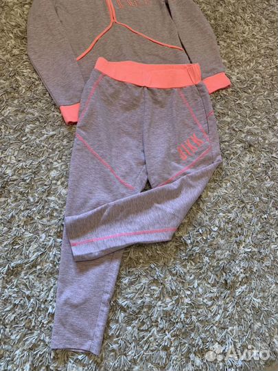 Спортивный костюм для девочки