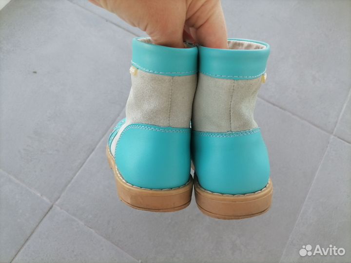 Сапожки для девочки 24