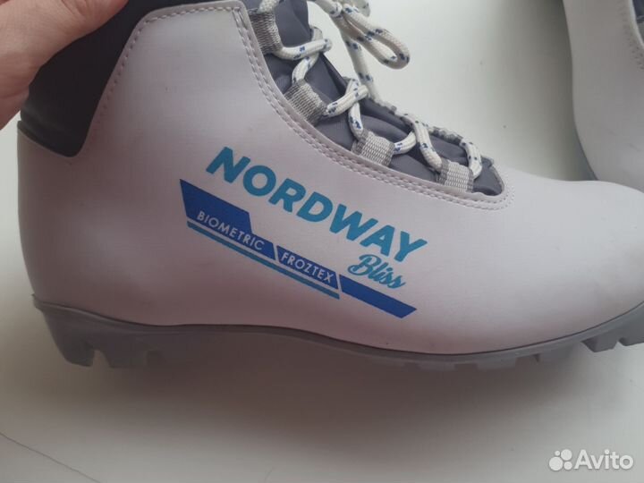 Лыжные ботинки 38р