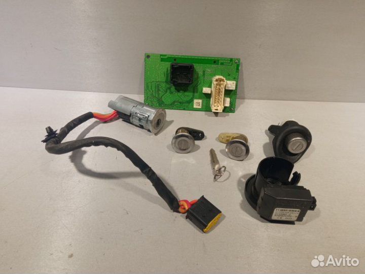 Замок зажигания Renault Sandero K7JA710 2011