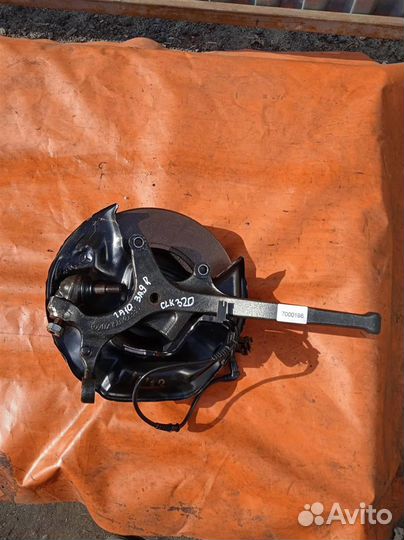 Кулак поворотный передний правый Mercedes CLK 320