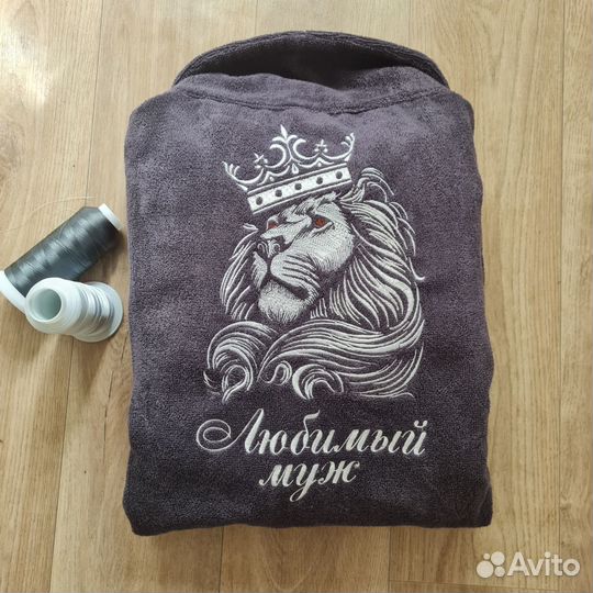 Халат с вышивкой