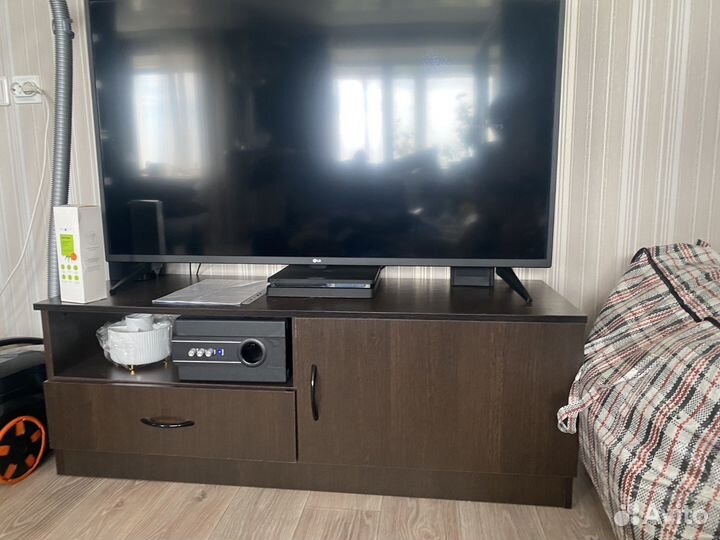 Тумба под телевизор