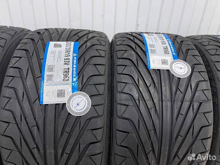 Triangle TR968 235/35 R19