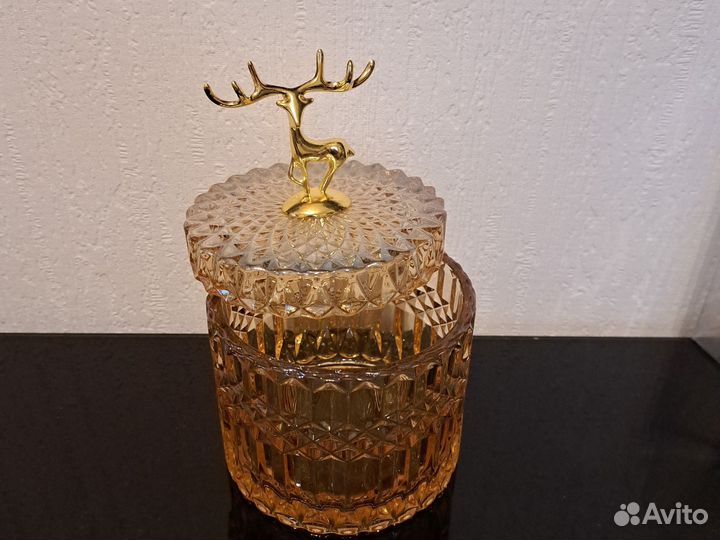 Конфетница цветное стекло с ручкой оленем