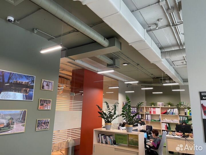 Универсальные LED-светильники в офисе