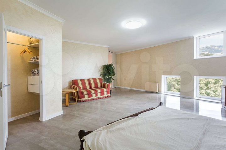 2-к. квартира, 92,8 м², 4/12 эт.