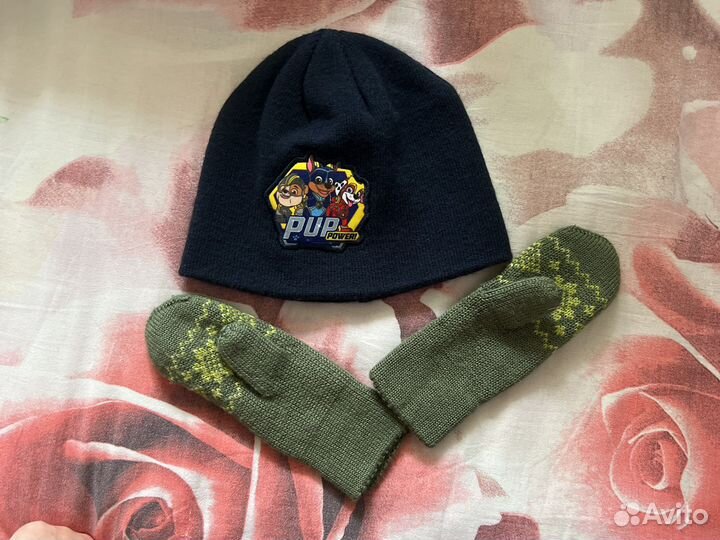 Варежки и шапочка