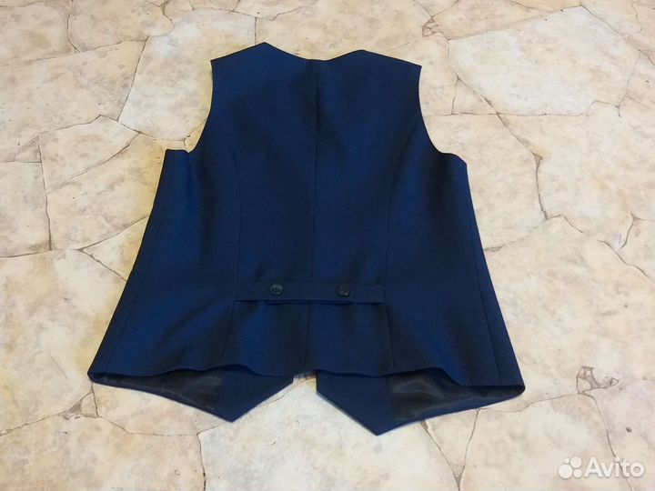 Жилетка для мальчика школьная