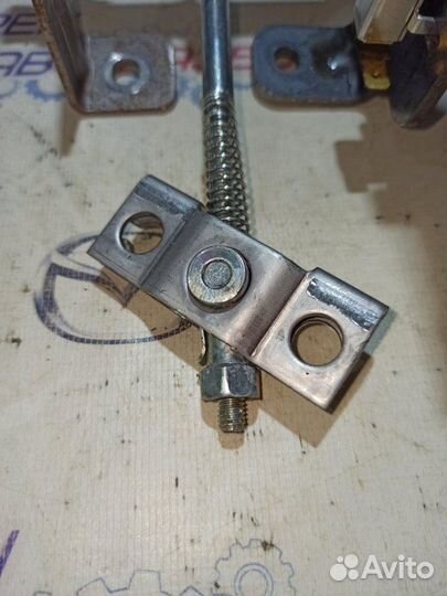 Рычаг стояночного тормоза Kia Cerato 2 1.6 G4FC