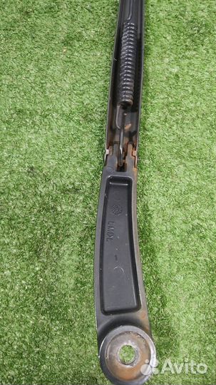 Поводок стеклоочистителя левый Hyundai IX35 2011