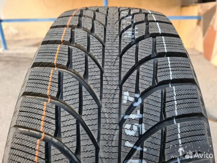 Kumho WinterCraft Ice Wi51 245/40 R19