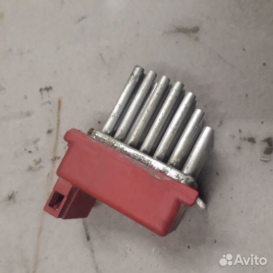 Сопротивление(резистор) печки Шкода Октавия тур а4