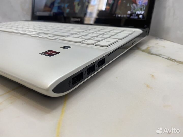 Игровой ноутбук Sony i7/8Gb/SSD+HHD