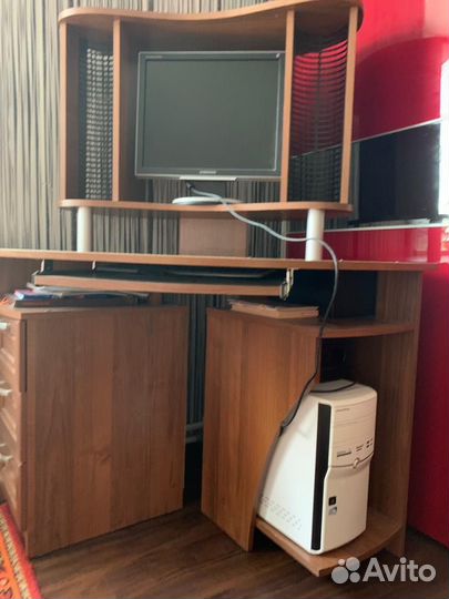 Компьютерный стол