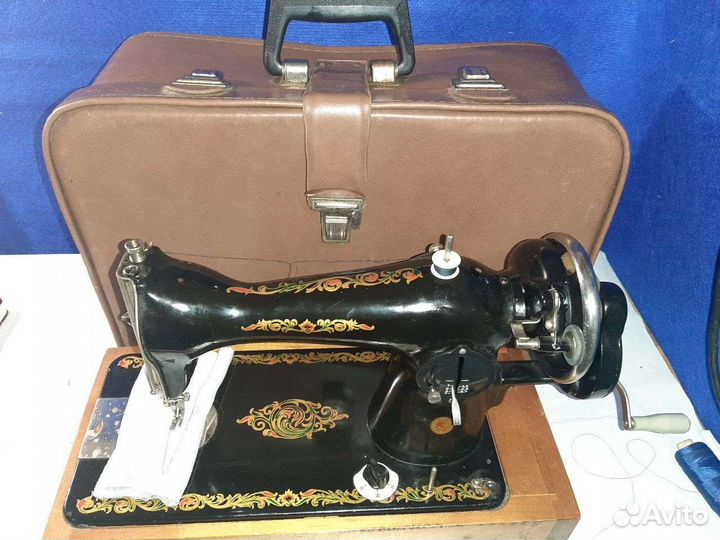 Швейная машина Подольск 2м.500шутк есть