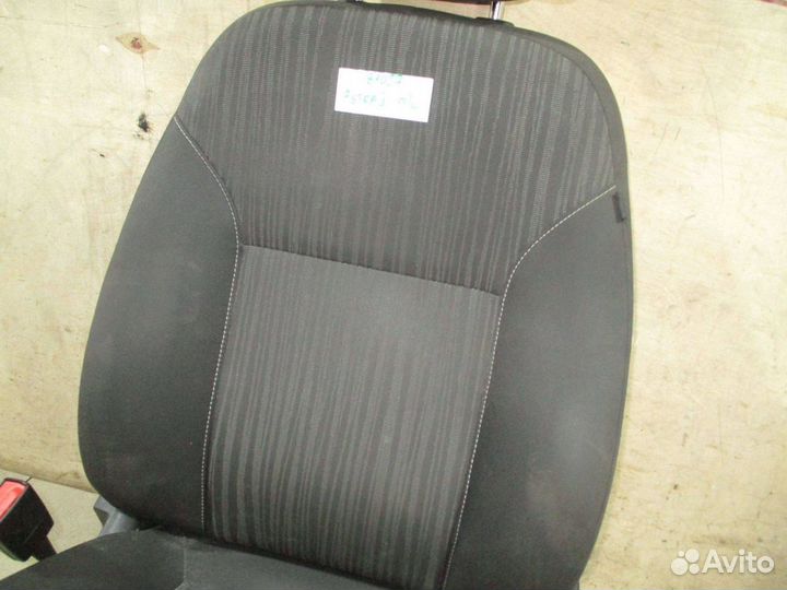 Сиденье переднее левое Opel Astra J
