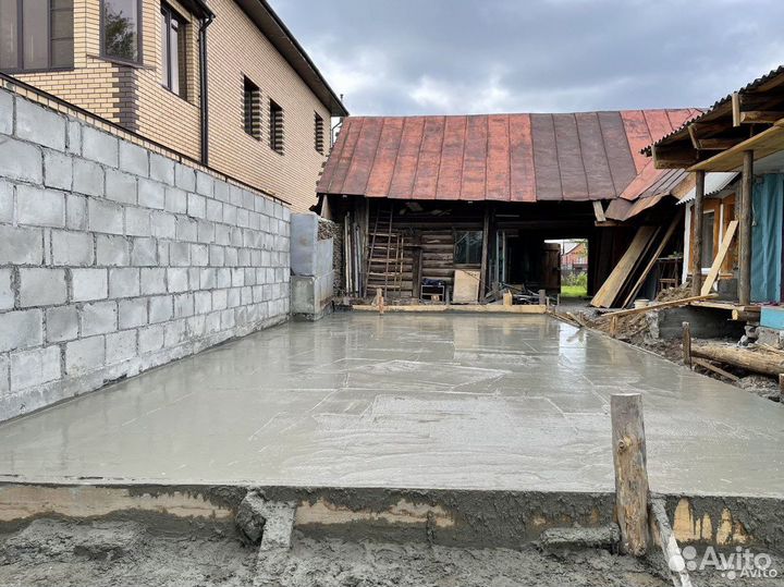 Бригада строителей