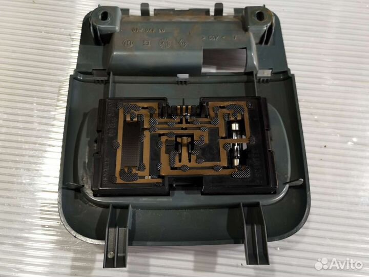 Плафон освещения салона renault scenic 1