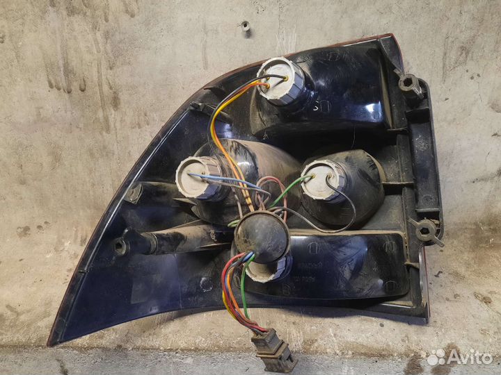 Задний правый фонарь лада приора