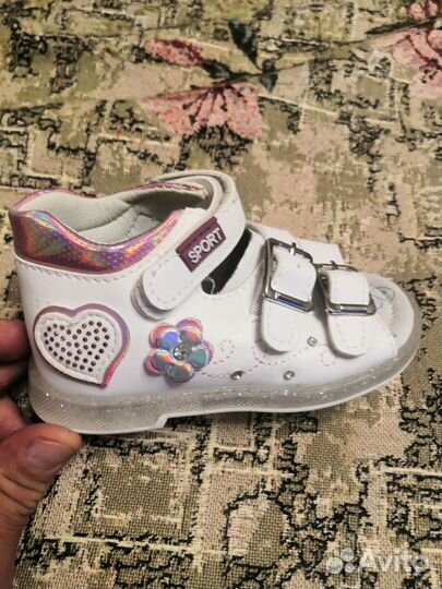Босоножки для девочки 25
