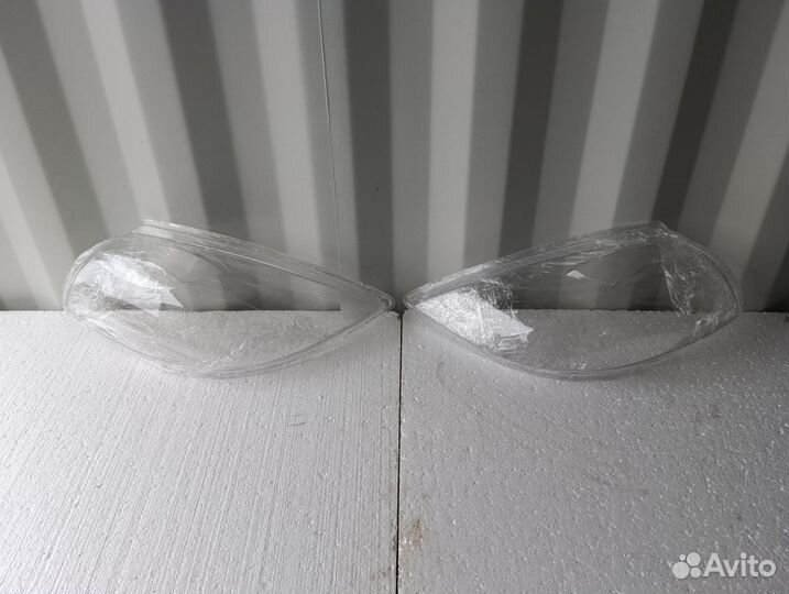 Стекло фары левое / правое Nissan Tiida 2008-2012