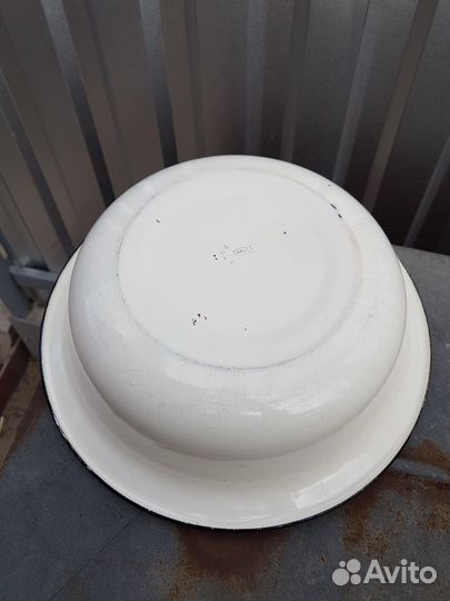 Тазы,чашки эмалированные б/у