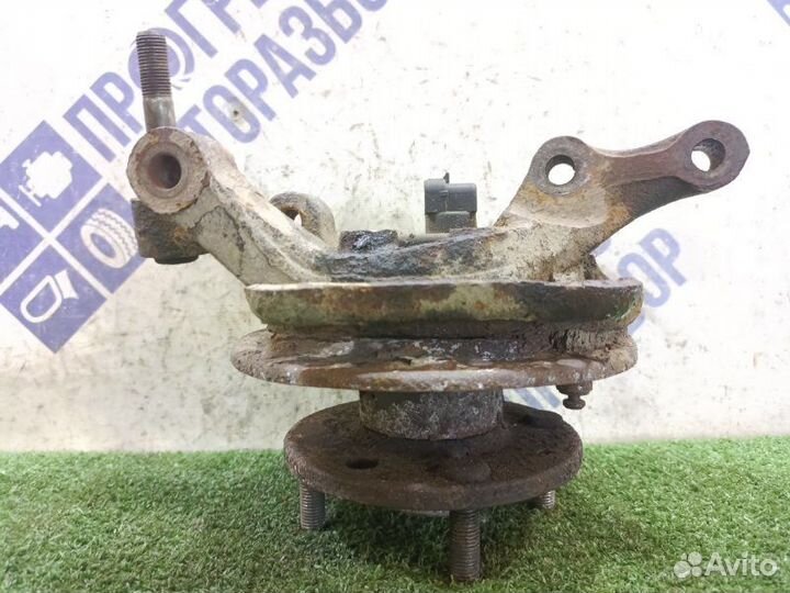 Поворотный кулак задний правый Chevrolet Lacetti