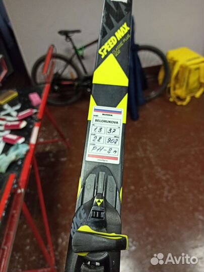 Беговые классические лыжи Fisher