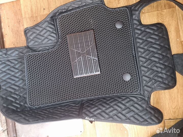 Чехлы+коврики.приус 30