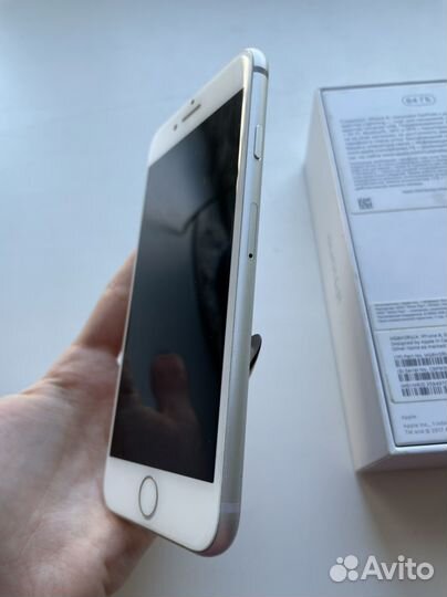 iPhone 8, 64 ГБ