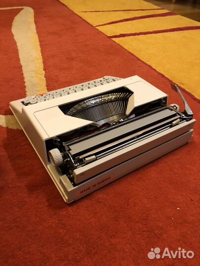Пишущая машинка Commodore 40