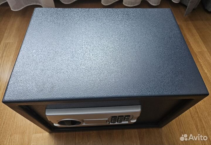 Электронный сейф металлический