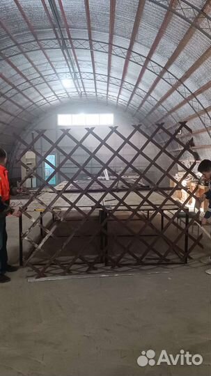 Деревянная решётка под растения