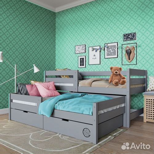 Кроватка из натурального дерева для малыша матрешк