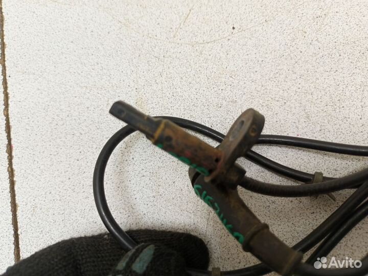 Датчик ABS передний Ниссан