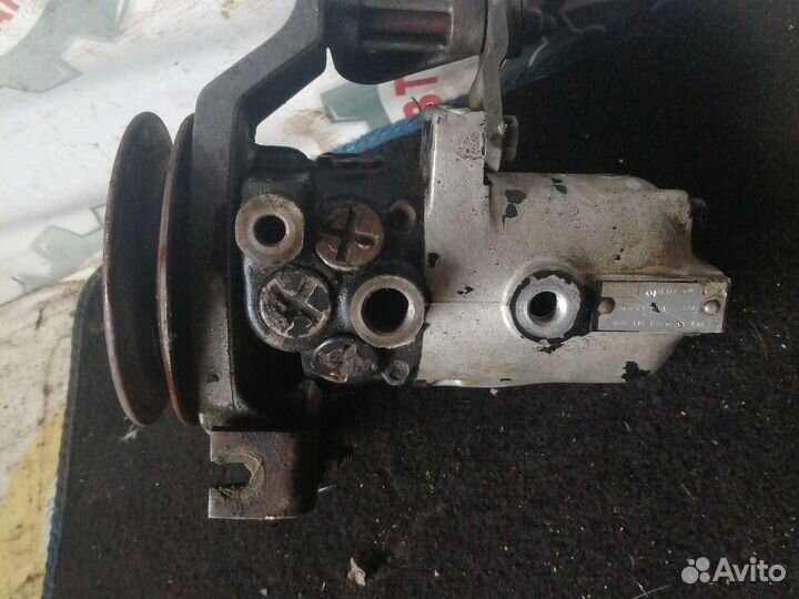 Насос гур Audi 100 C3