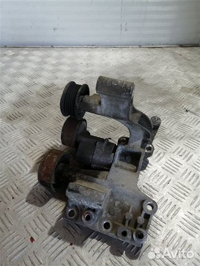 Ролик натяжителя Kia Sportage SL G4KD 2010