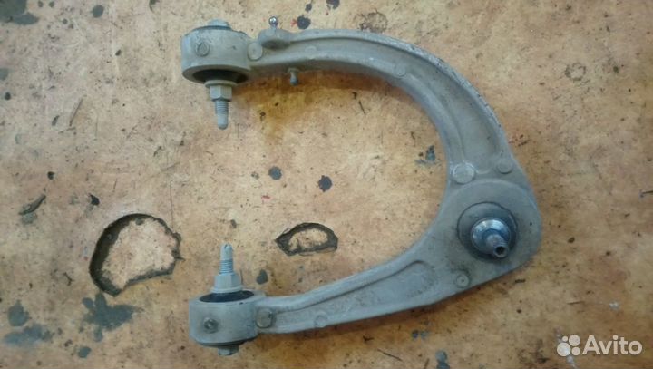 Рычаг передний верхний левый Cadillac SRX 2003-20