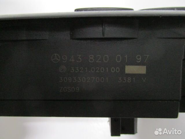 Блок управления стеклоподъемника правой двери Merc